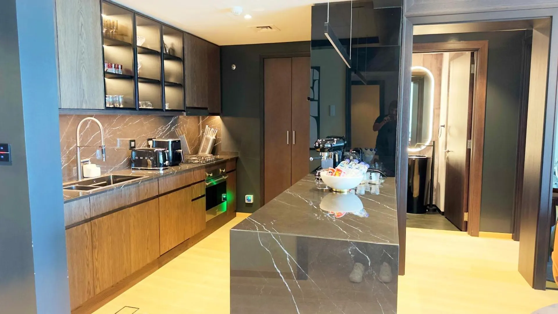 Apartment 3Br With Maids Room At Opera Grand, Burj Fountain View By Vibel Dubai