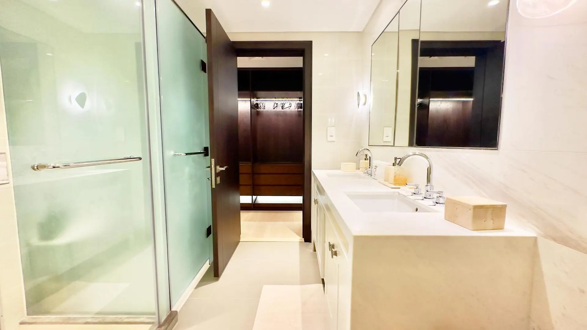3Br With Maids Room At Opera Grand, Burj Fountain View By Vibel Dubai Appartement
