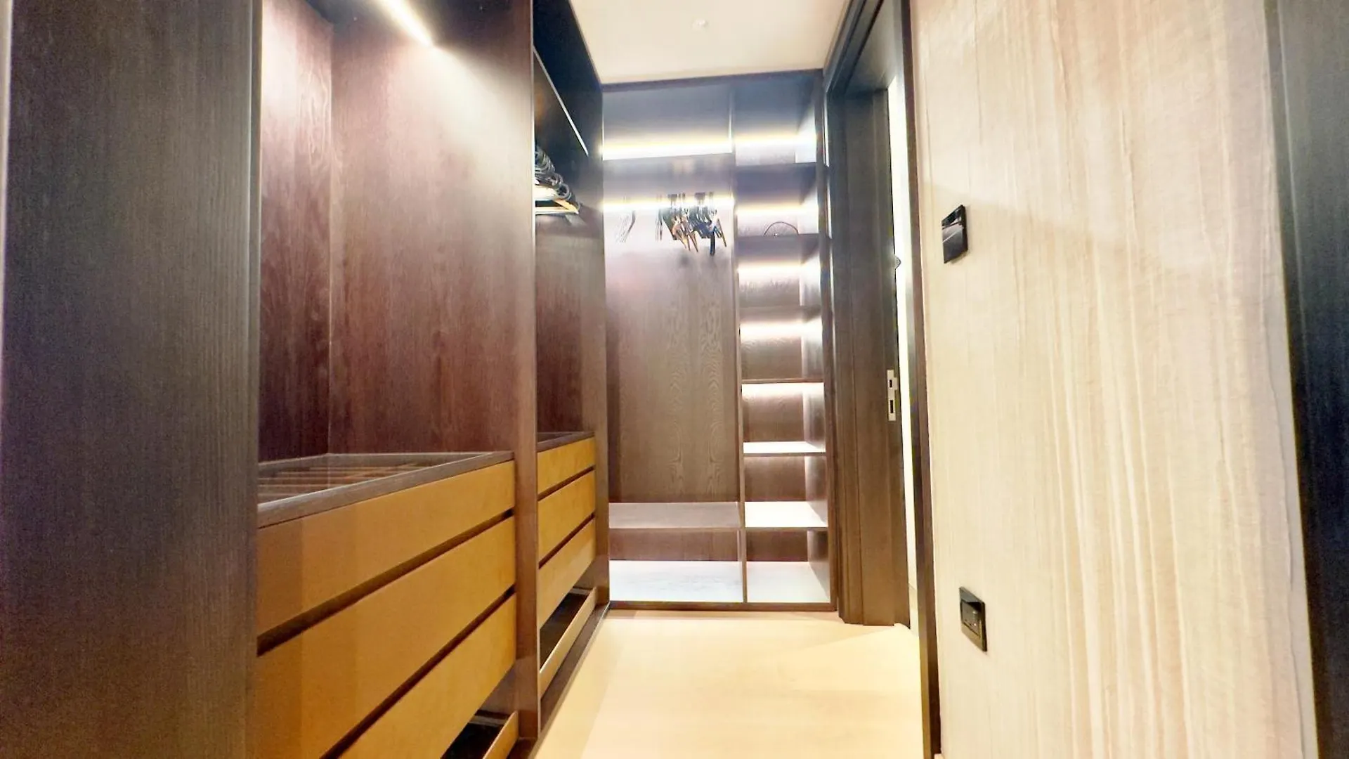 Appartement 3Br With Maids Room At Opera Grand, Burj Fountain View By Vibel Dubai
