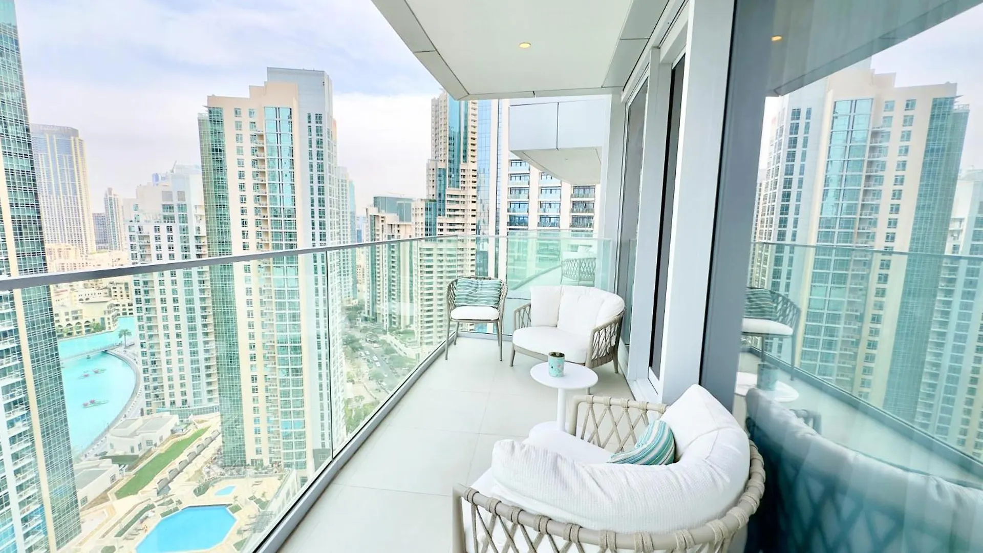 아파트 3Br With Maids Room At Opera Grand, Burj Fountain View By Vibel 두바이