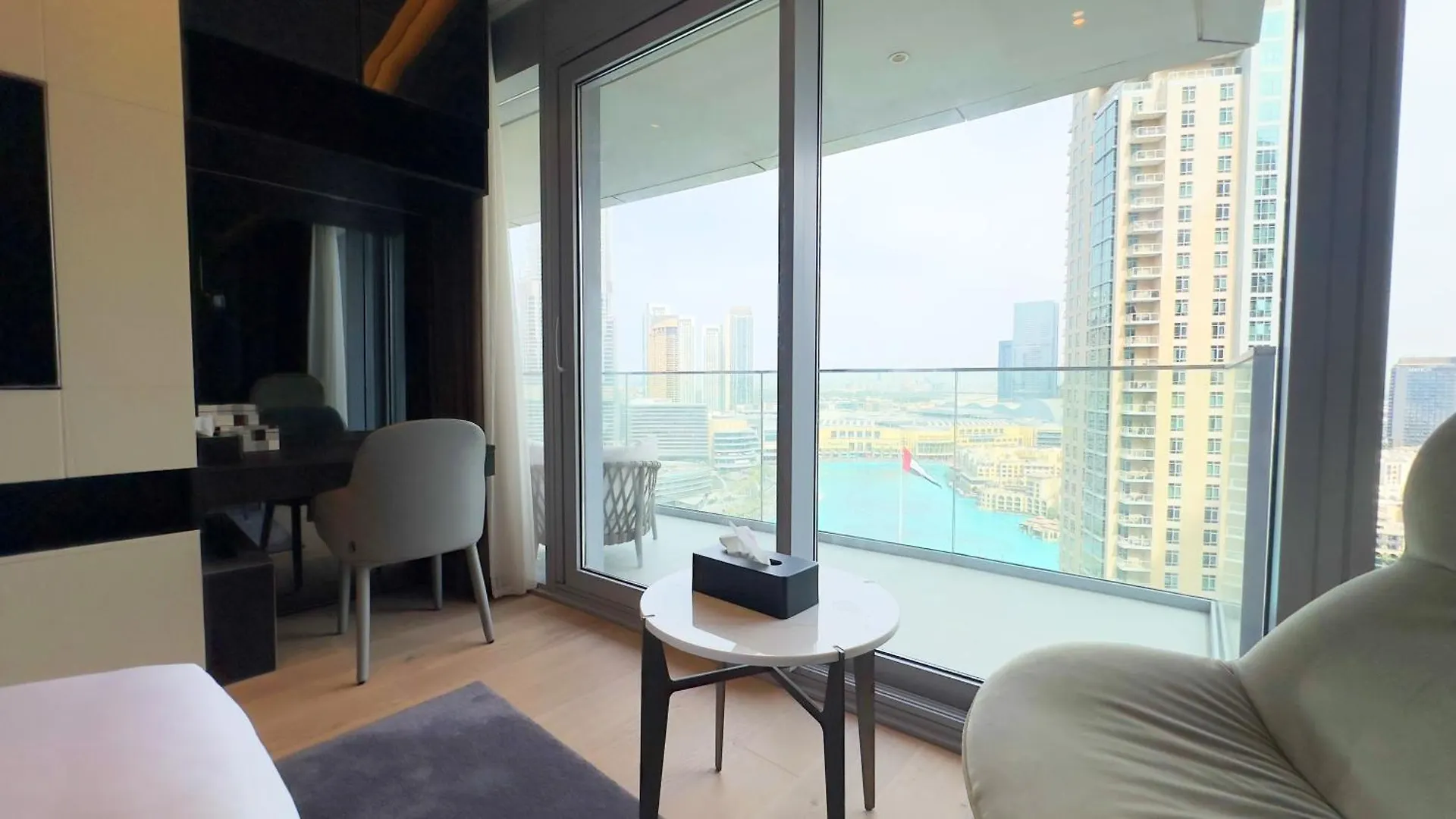 아파트 3Br With Maids Room At Opera Grand, Burj Fountain View By Vibel 두바이 아랍에미리트