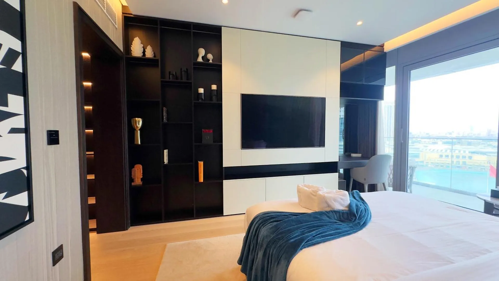 Apartment 3Br With Maids Room At Opera Grand, Burj Fountain View By Vibel Dubai