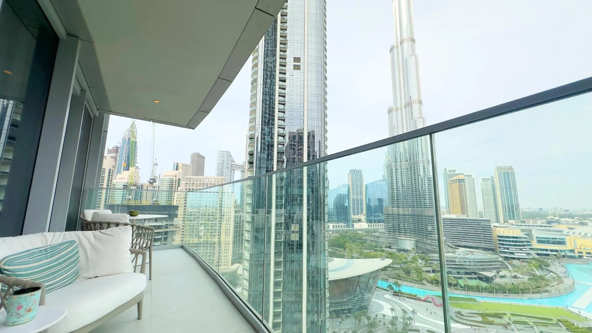 Apartment 3Br With Maids Room At Opera Grand, Burj Fountain View By Vibel Dubai